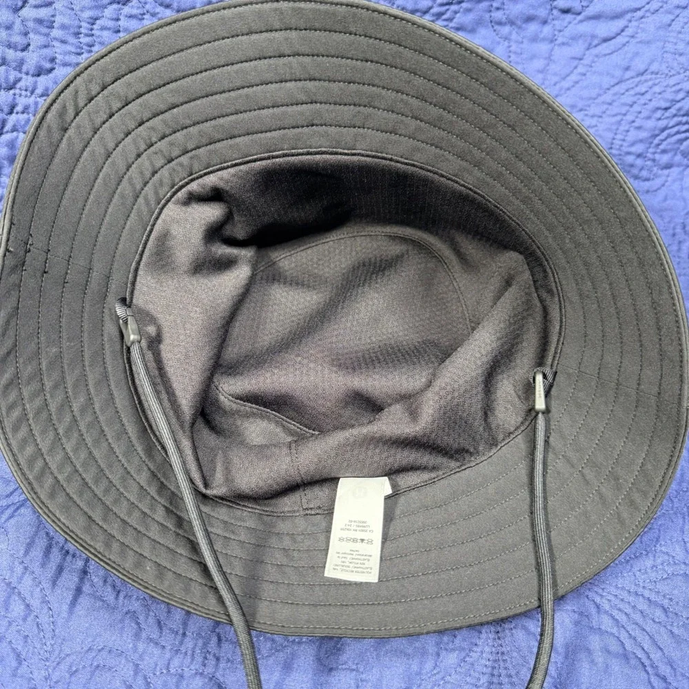 Lululemon Black Wide Brim Bucket Hat with Adjustable Chin Strap M/L EUC